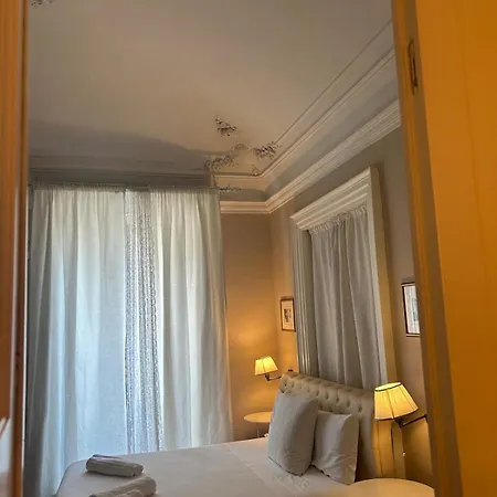לינה וארוחת בוקר Acquadellarte 4*